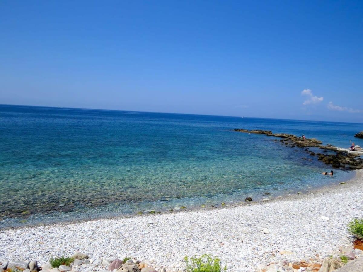 Mani Panoramic Seaviews - Luxury Summer Haven Levktron Екстер'єр фото